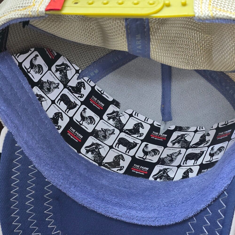 Goorin Bros Sleepy Pug Dog Trucker Hat Yellow Blue Mesh Snapback Open Vault - Picture 7 of 7